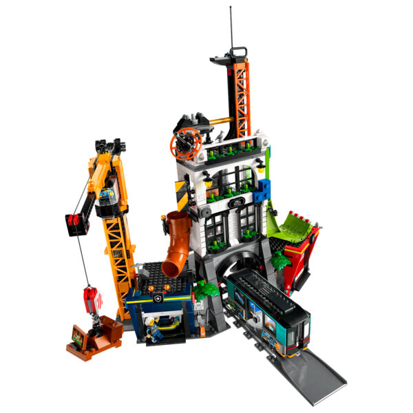 ▻ New LEGO CITY June 2025: set 60473 The City Tower is online in